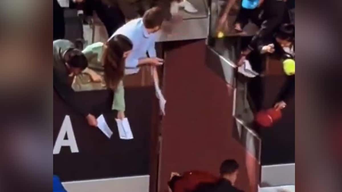 Novak Djokovic Falls On Floor After Flying Bottle From Crowd Hits Head. Watch