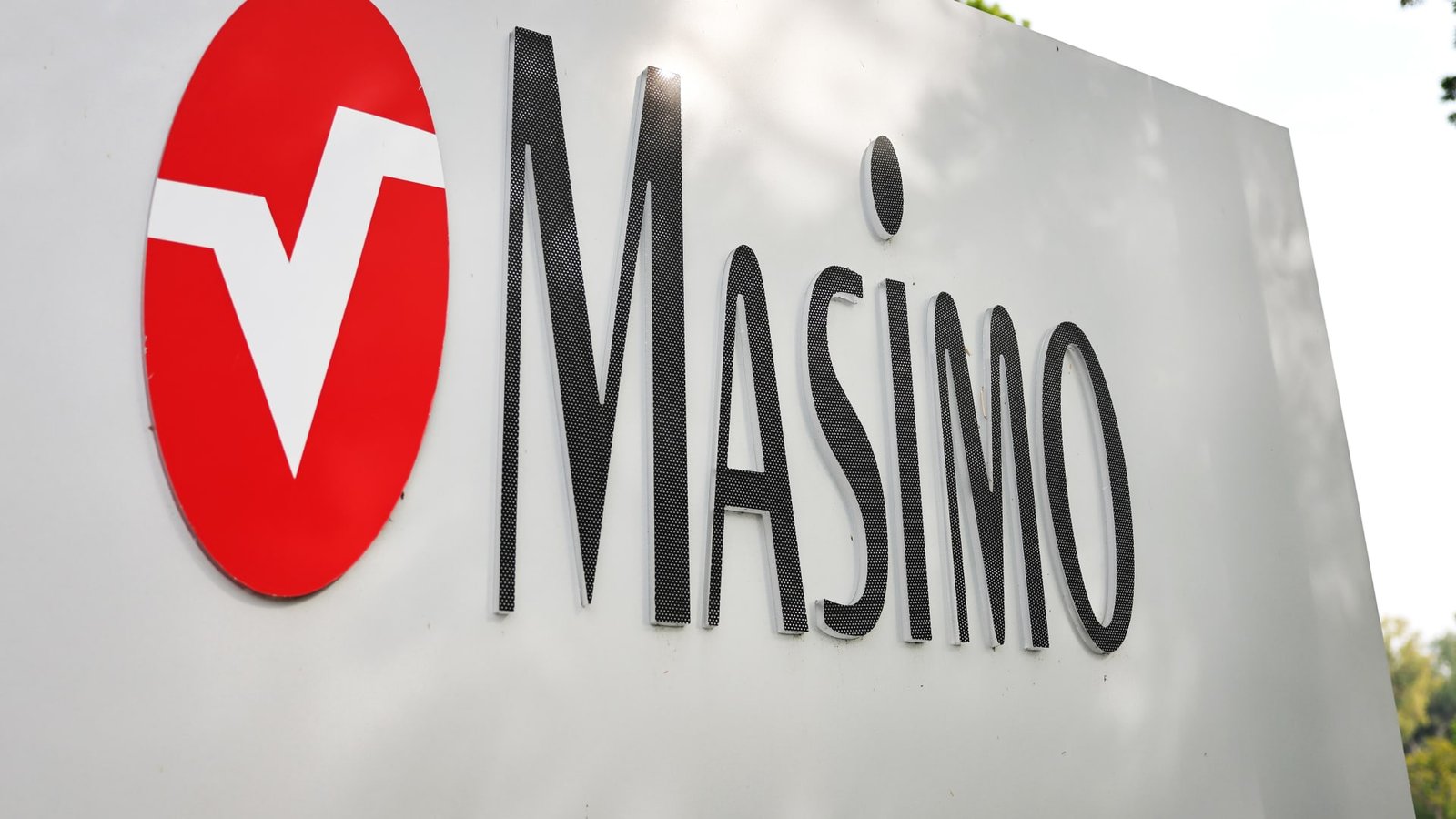 Masimo activist agrees to finish proxy struggle if firm expands board, provides each nominees