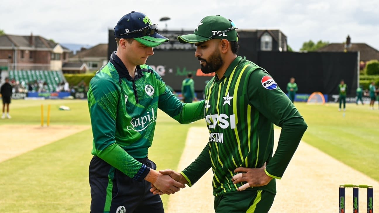 Eire 178/7  v Pakistan 65/1 *