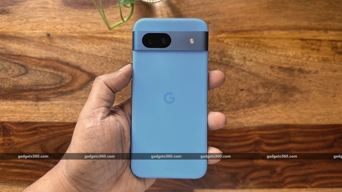 Google Pixel 8a First Impressions: Identical but Completely different