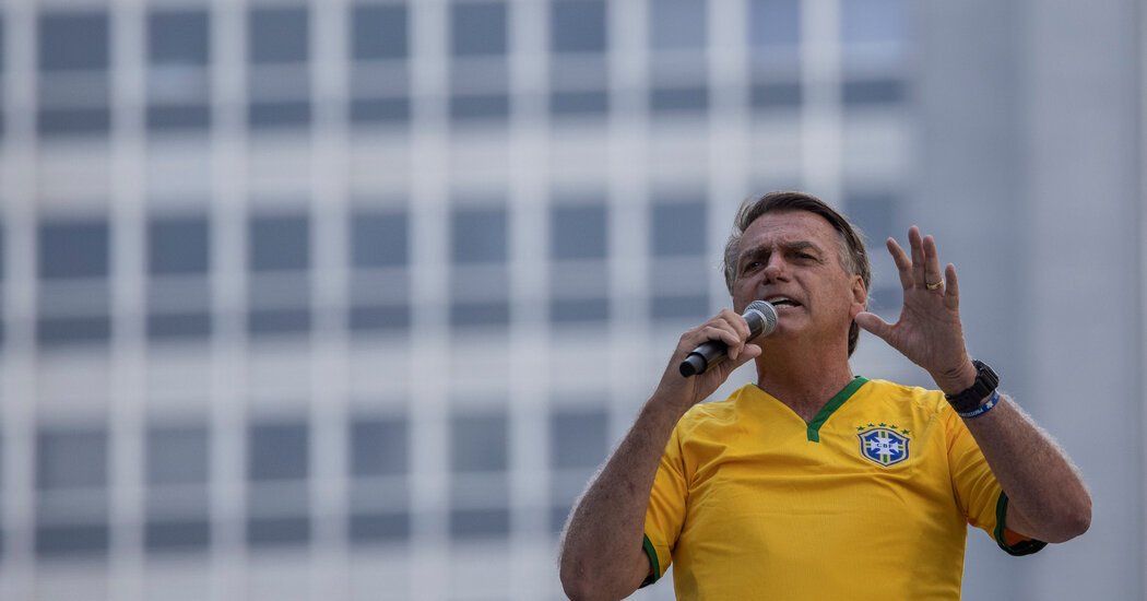 Brazil Police Accuse Bolsonaro of Embezzling Saudi Jewels