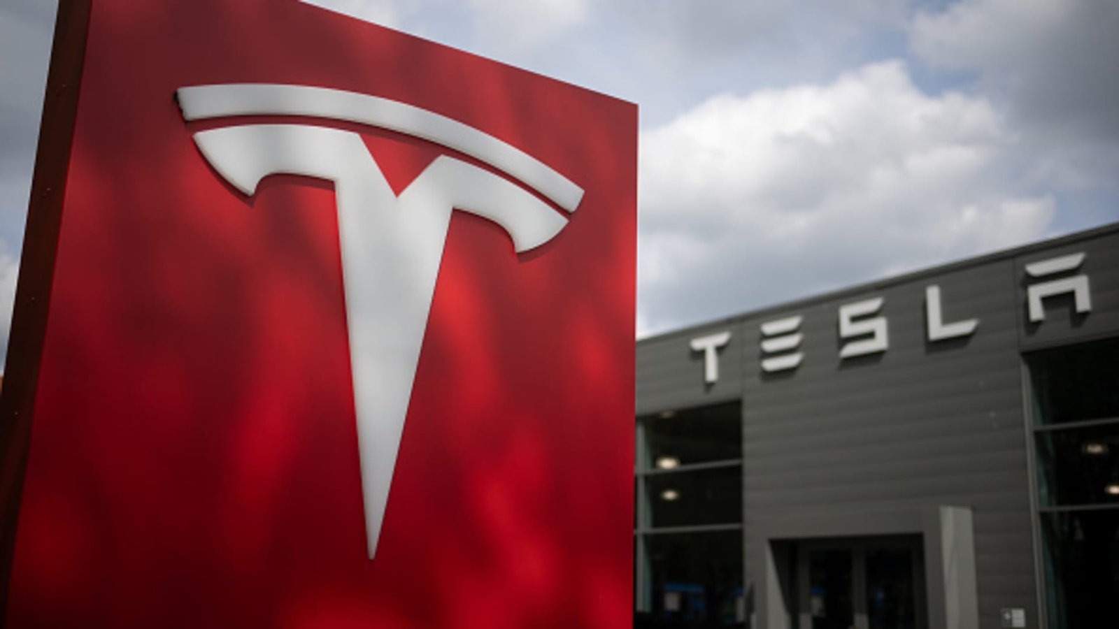 Jim Cramer says Tesla soared on a brief squeeze, questions ServiceNow promote name