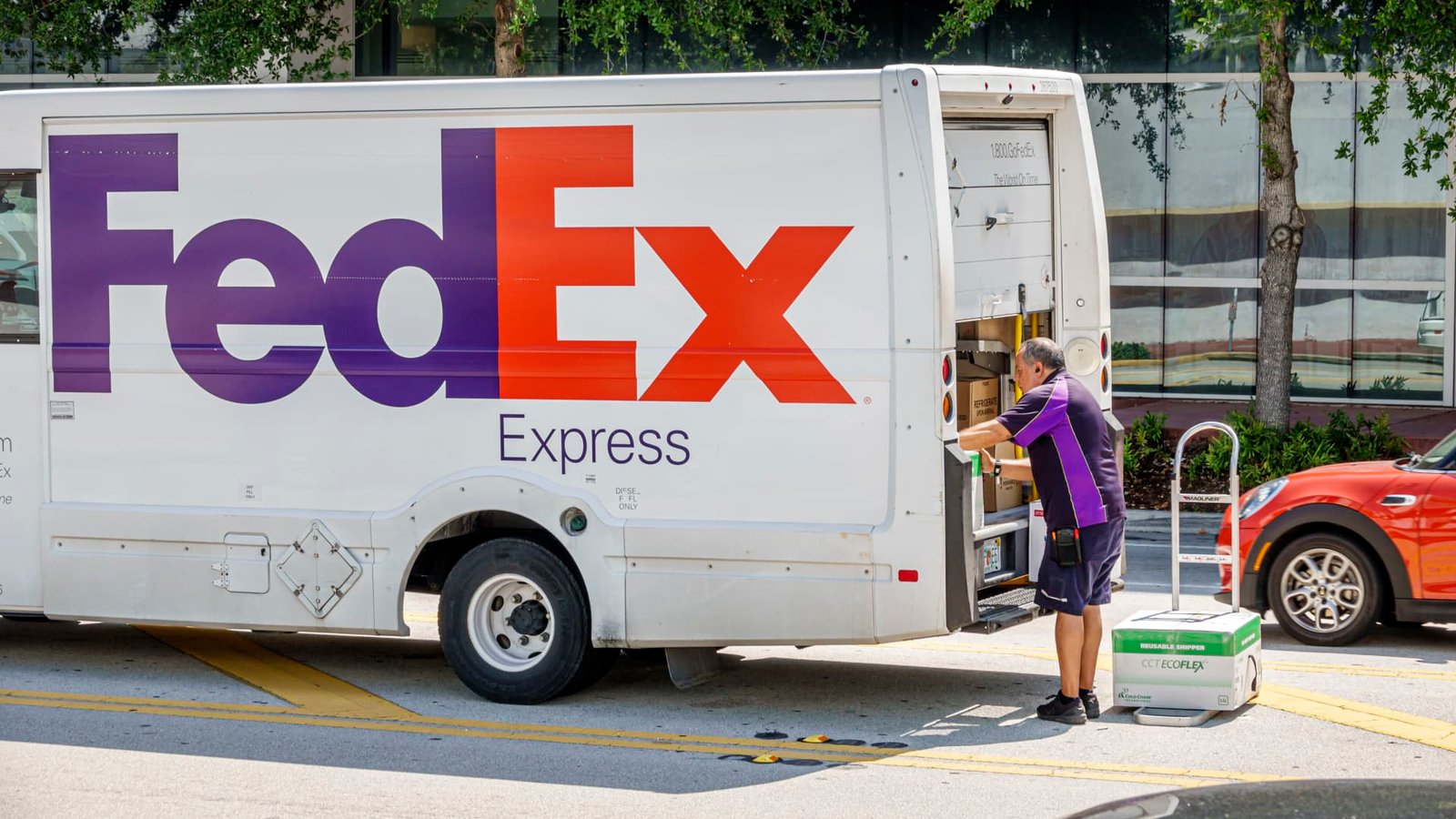 FedEx reviews drop in quarterly earnings on decrease demand for precedence providers