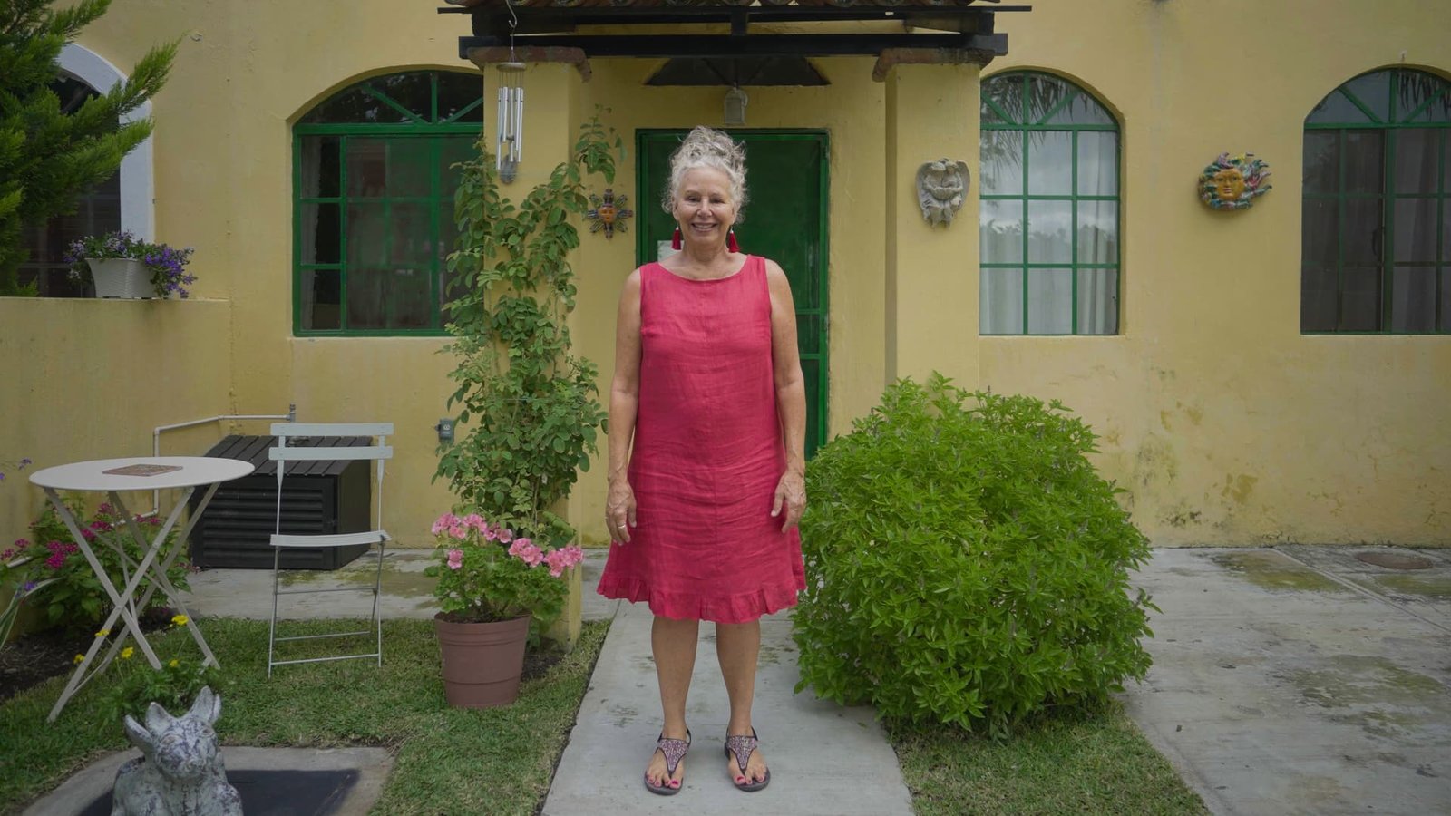 68-year-old retiree pays $460 a month to dwell by a lake in Mexico