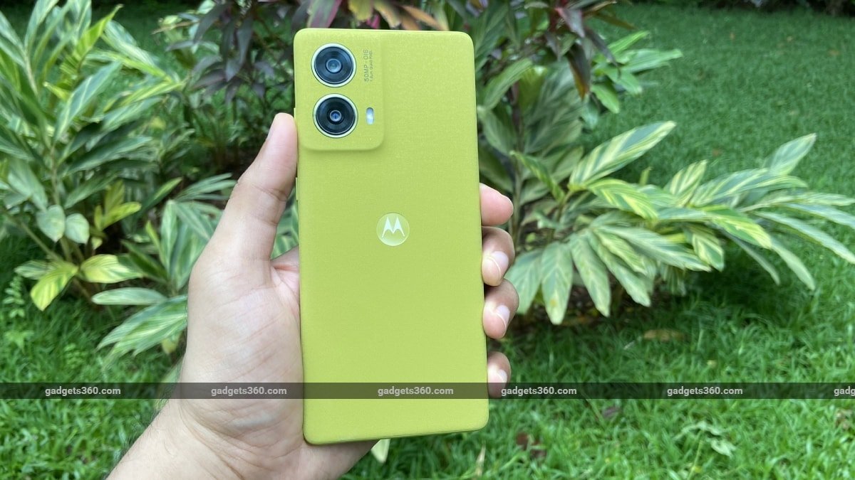 Moto G75 5G Leaked Renders Counsel Design, Color Choices and Key Specs