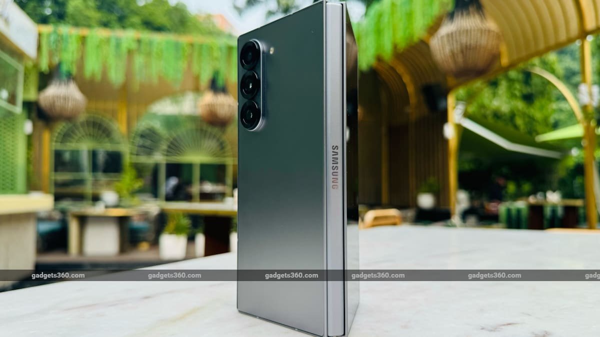 Samsung Galaxy Z Fold Particular Version Leaked Render Suggests Slimmer Chassis, Different Options