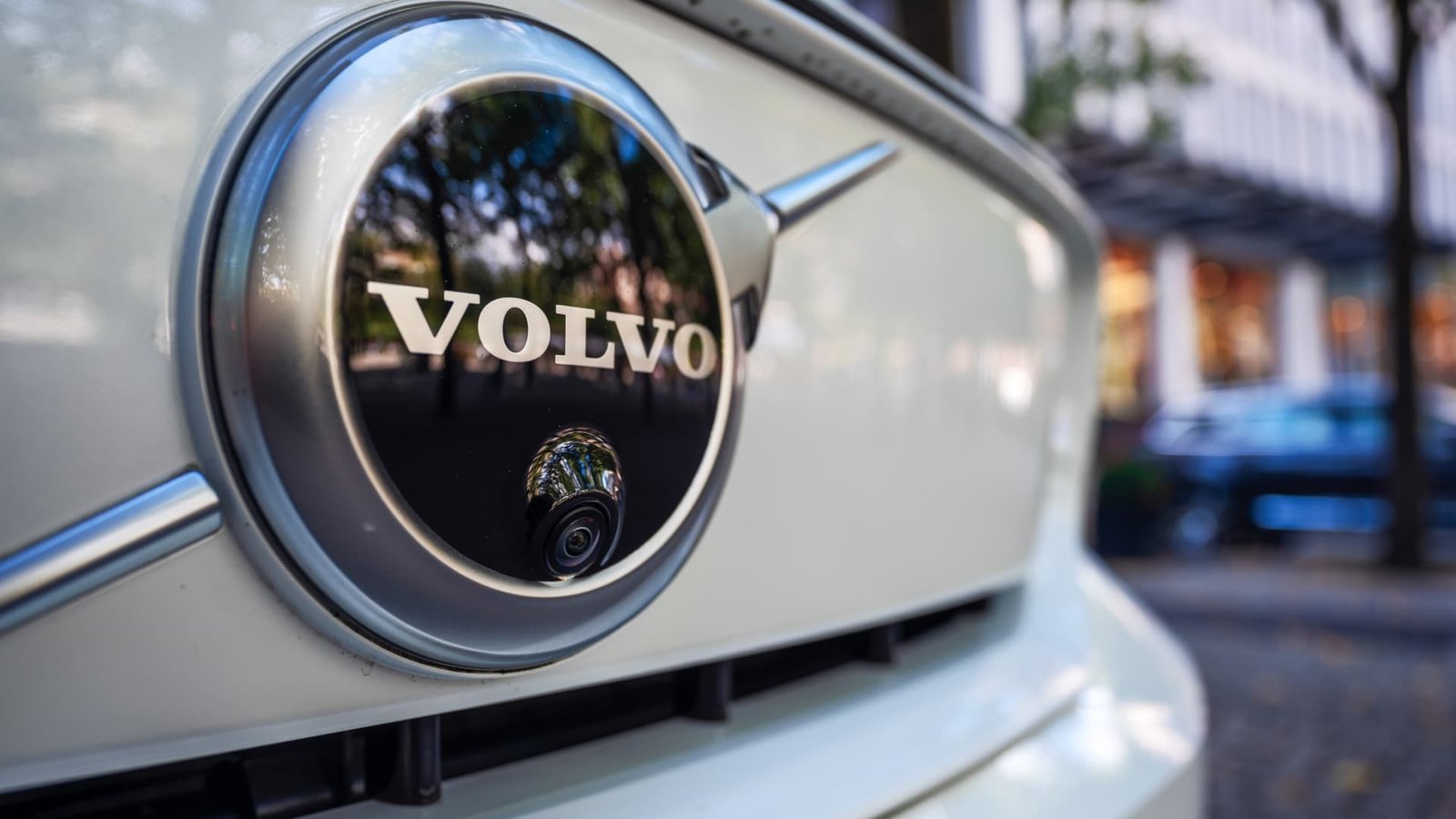 Sweden’s Volvo Vehicles says deputy CEO to step down as EV demand slows